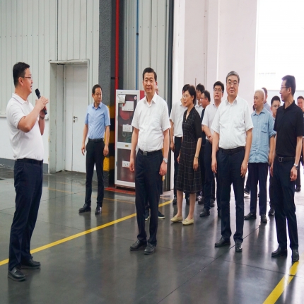 泰州市委常委、統(tǒng)戰(zhàn)部部長張小兵一行來泰隆調(diào)研